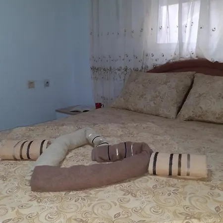 アパート Studio-apartman Milena 2 *